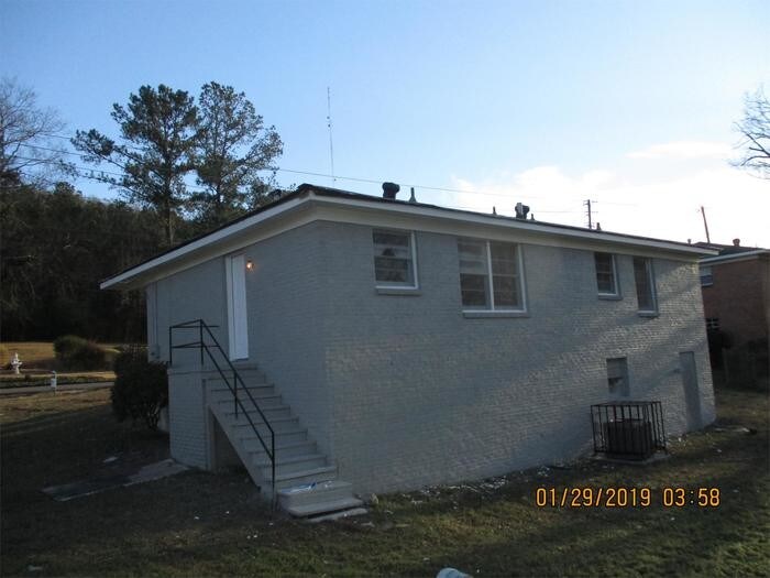 Building Photo - 3134 Wenonah Rd SW