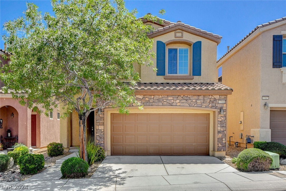 Foto principal - 7701 Jasmine Falls Dr