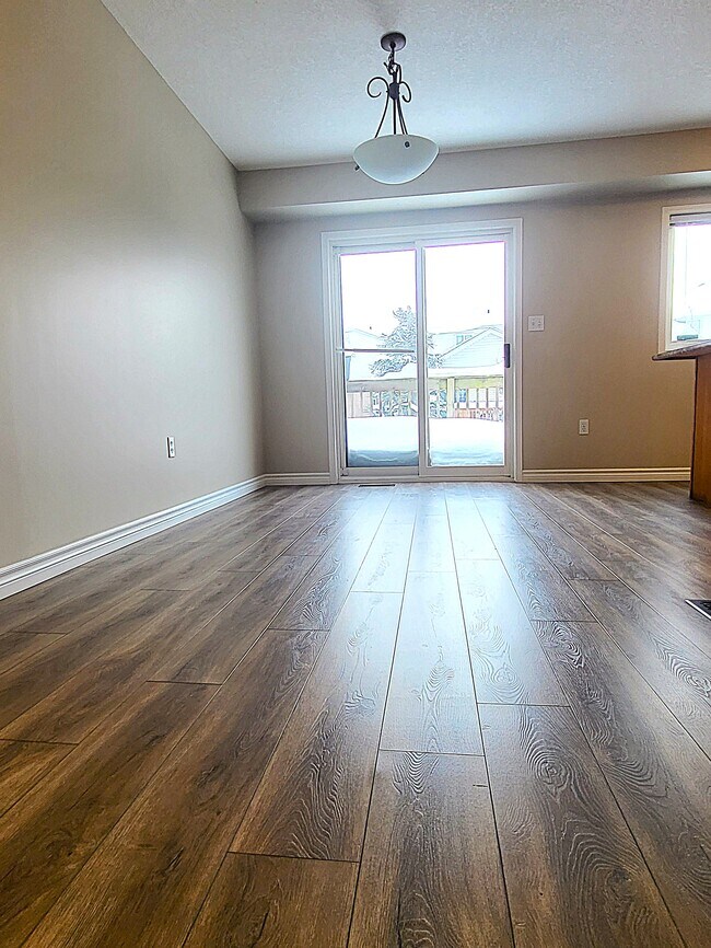 Photo du bâtiment - 85-J85 Bankside Dr