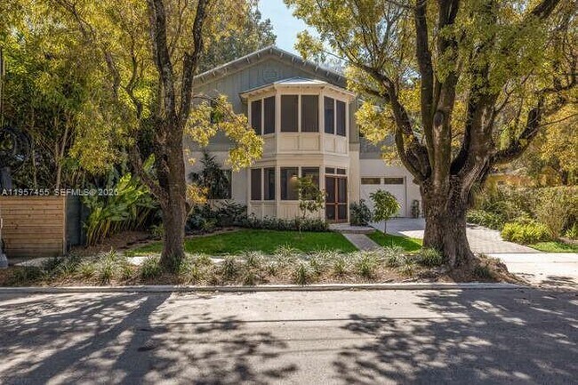 Building Photo - 2330 Overbrook St