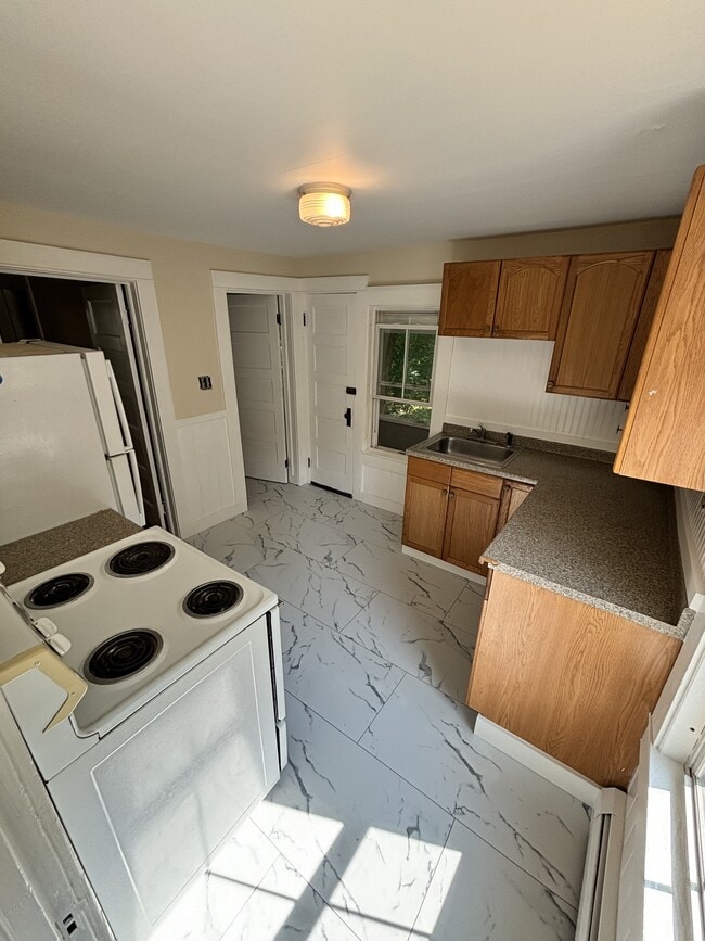 Photo - 14 Graves St (Deerfield, MA) Townhome