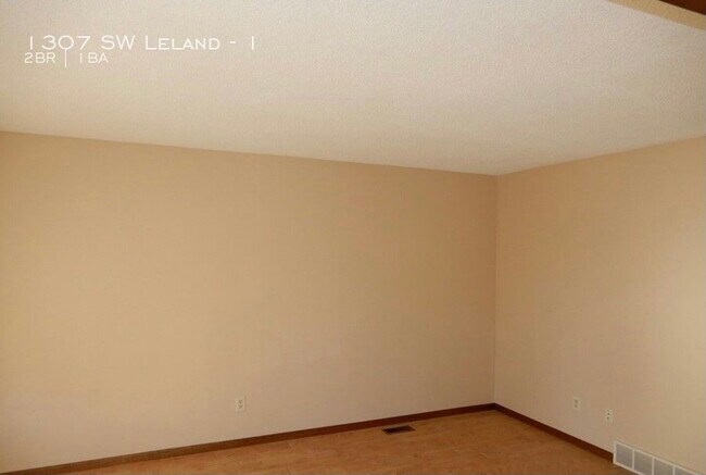 Living room - 1307 Leland Ave
