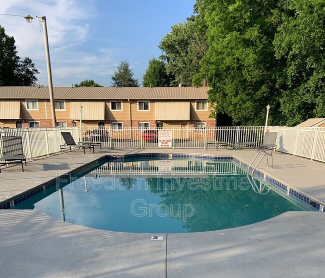 137 Louella Dr, Maryville, TN 37803 Condo for Rent in Maryville, TN