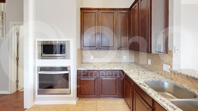 Building Photo - 3117 Irvine Dr