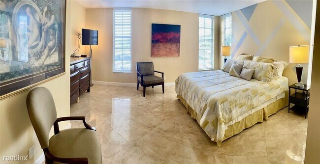 Foto del edificio - 3 br, 2 bath House - 2681 S Course Dr Apt 212