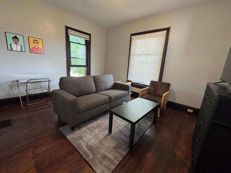 Foto principal - 405 Carrier St NE