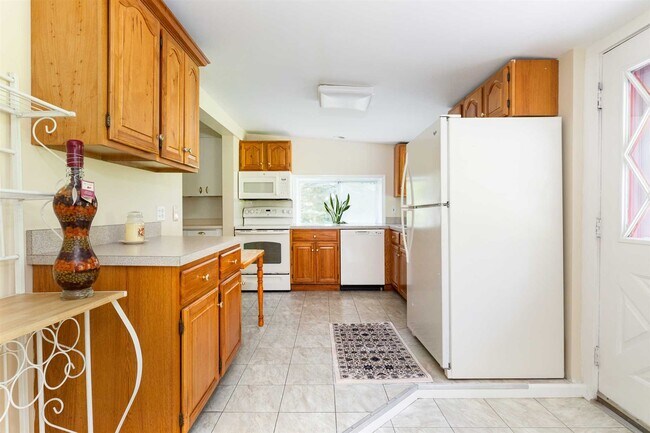 Foto del edificio - 184 Sylvan Lake Rd