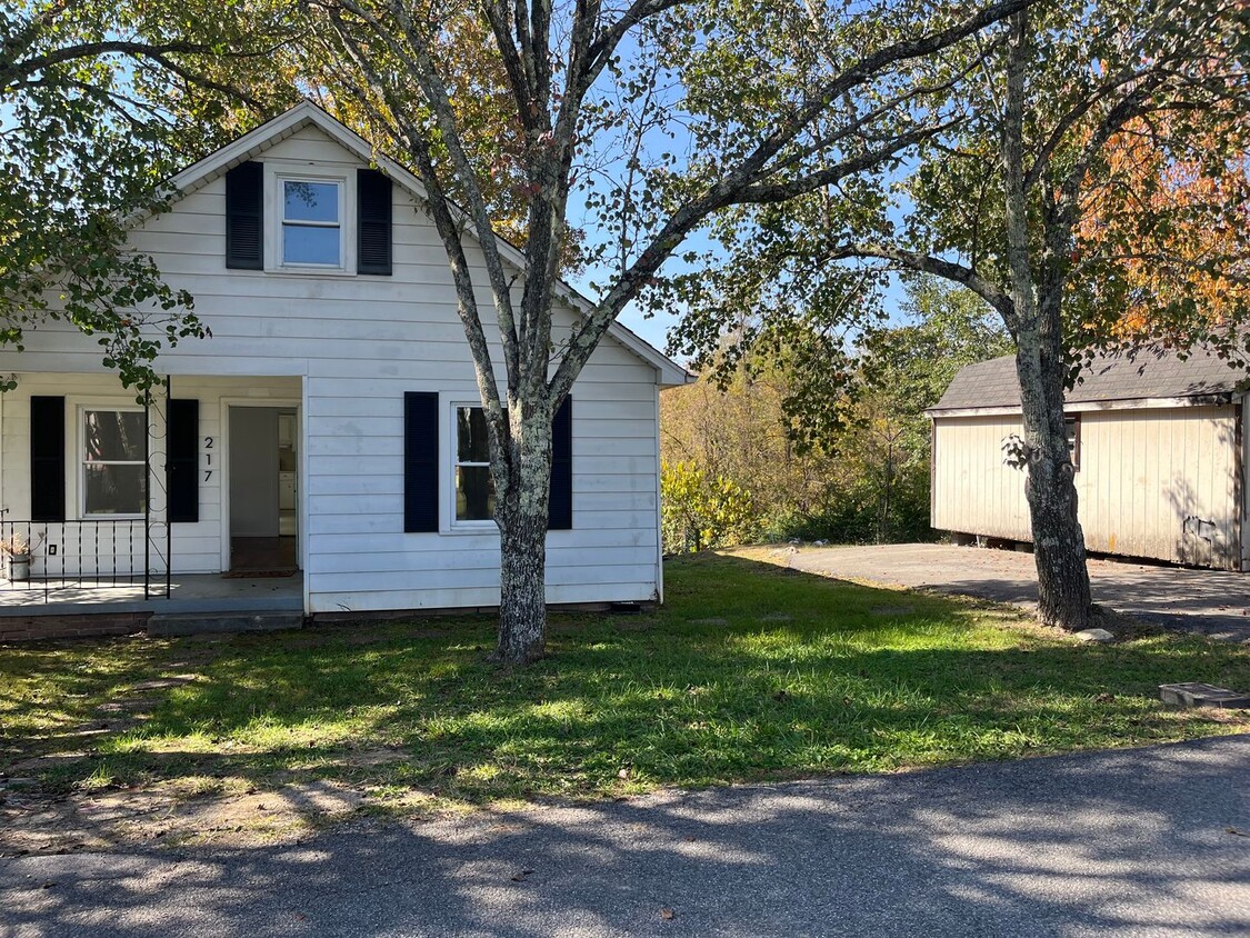 Primary Photo - Quiet County Home