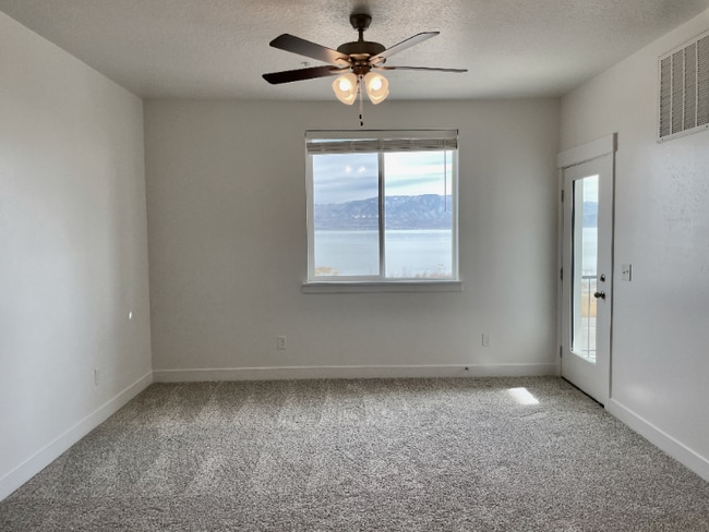 Building Photo - 735 N 380 W