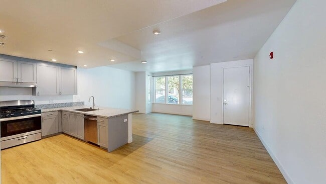 Entrada - West End Townhomes