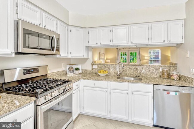 Building Photo - 15462 Windsong Ln