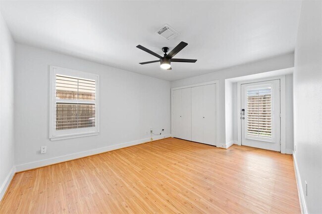 Foto del edificio - 419 W 26th St