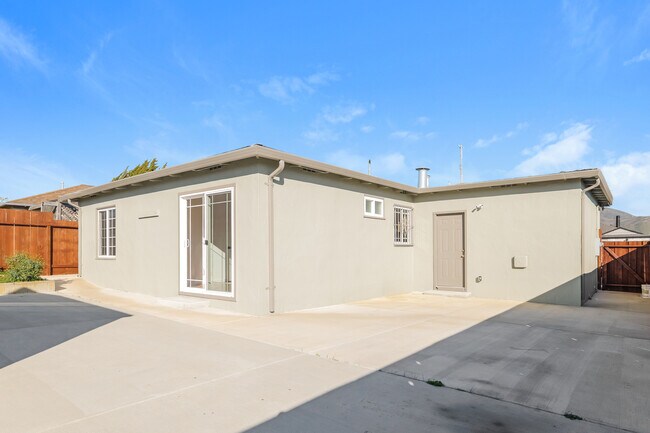 Foto del edificio - 30 Graystone Dr