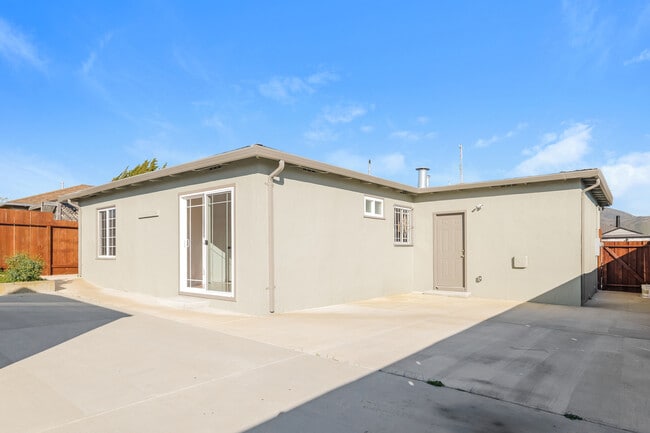 Photo - 30 Graystone Dr House