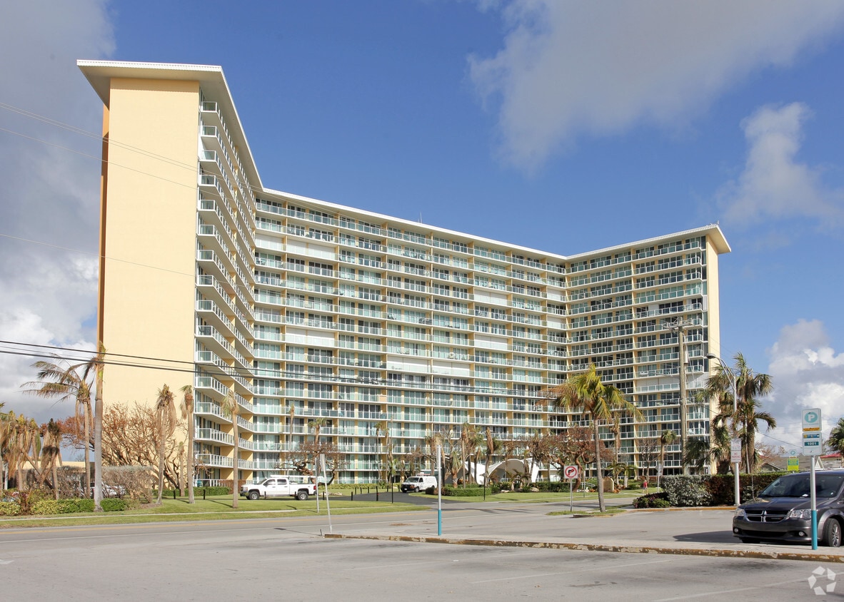 Tiara East Apartments Deerfield Beach, FL