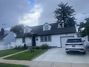 Building Photo - 83 Woodbine Dr S
