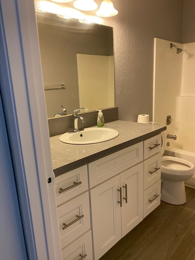 Building Photo - Jurupa Hacienda Apartments