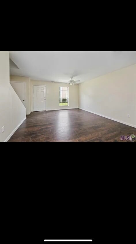 Primary Photo - 1757 Boulevard De Province