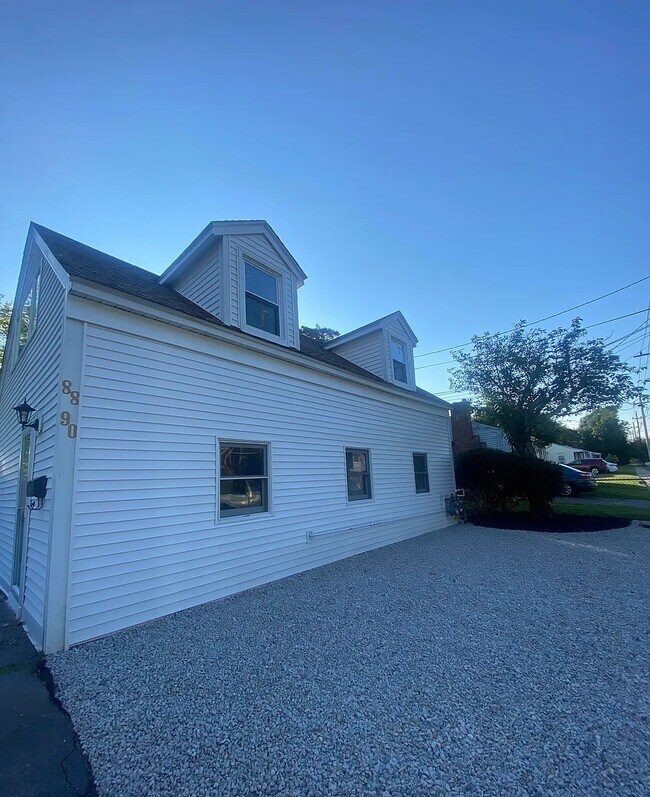 Building Photo - 88 Roger Williams Ave