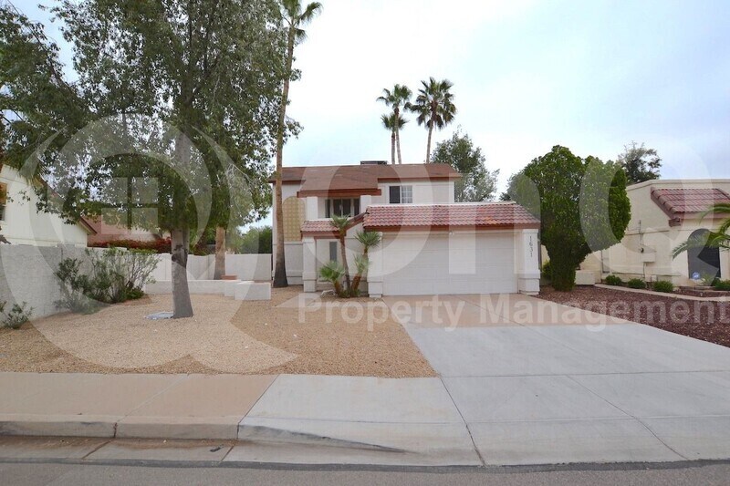 Primary Photo - 1631 N Comanche Dr