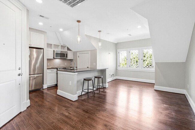 Foto del edificio - 3324 18th St NW