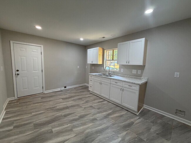 Foto del edificio - Rebuilt 2 Bedroom House in Gastonia!!