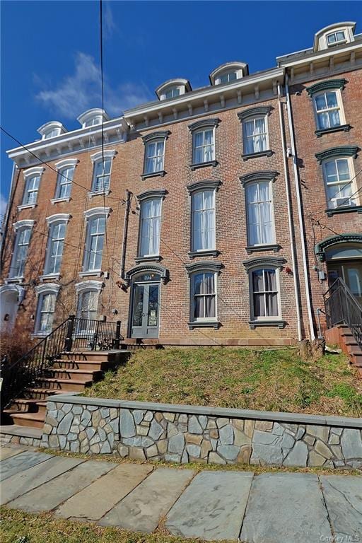 194 Lander St Unit 1, Newburgh, NY 12550 Room for Rent in Newburgh