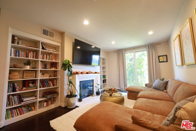 Foto del edificio - 14412 Killion St