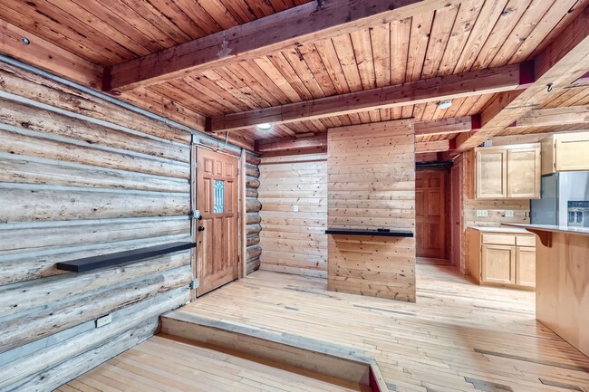 Building Photo - Stunning 3-Bedroom Log Cabin Home in Carna...