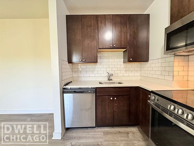 Foto del edificio - 1820 N Humboldt Blvd