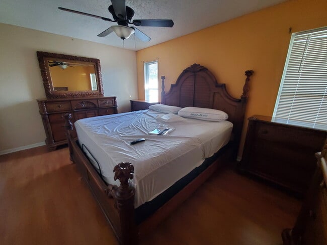 Master Bedroom - 6948 Duncansby Ave N