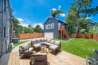 Building Photo - 3226 Oakdale St