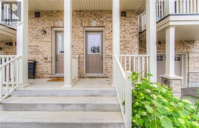 Building Photo - 15 Dewberry Dr