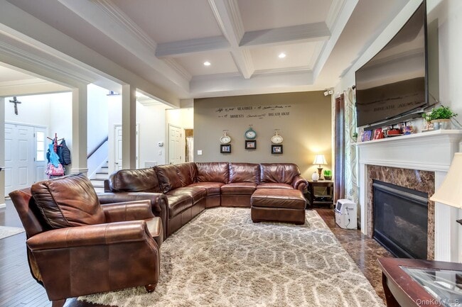 Building Photo - 16 Primrose Ln