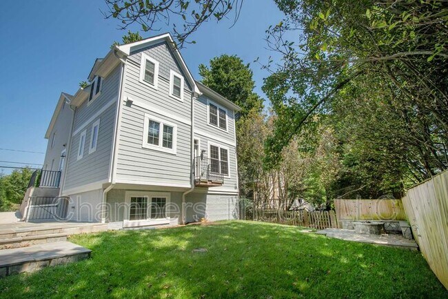 Foto del edificio - 5128 28th St N