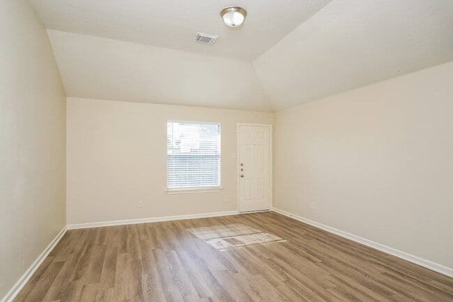 Building Photo - 8583 Chaletford Dr
