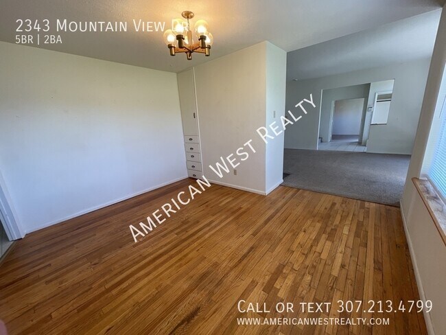 Foto del edificio - 2343 Mountain View Dr