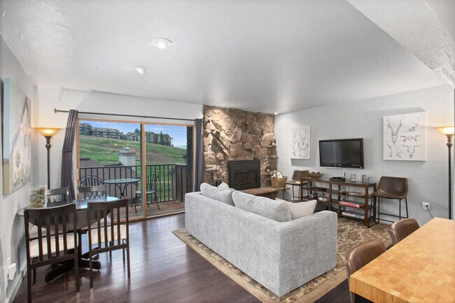 Foto del edificio - 2255 Mount Werner Rd