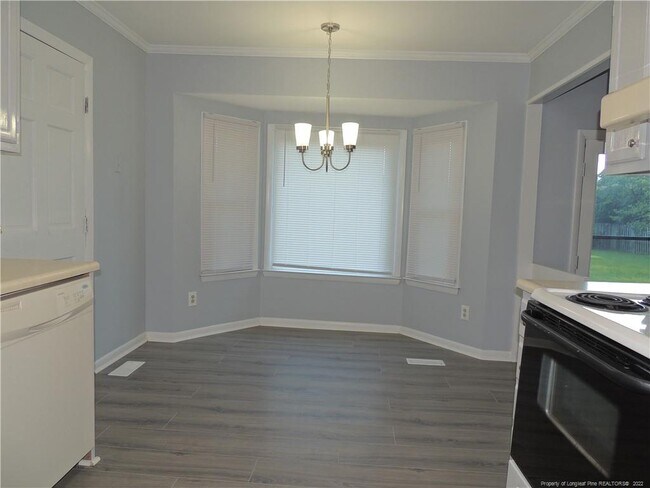 Foto del edificio - 5823 Rivercroft Rd