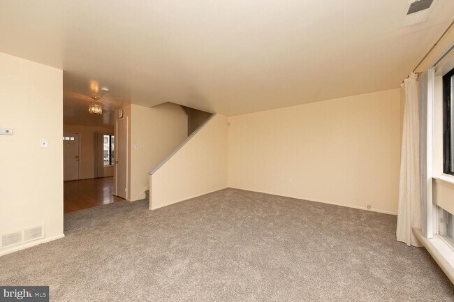 Building Photo - 7601 Crittenden St