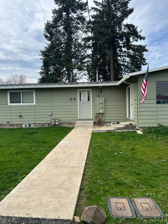 Building Photo - 52353 SW 3rd St