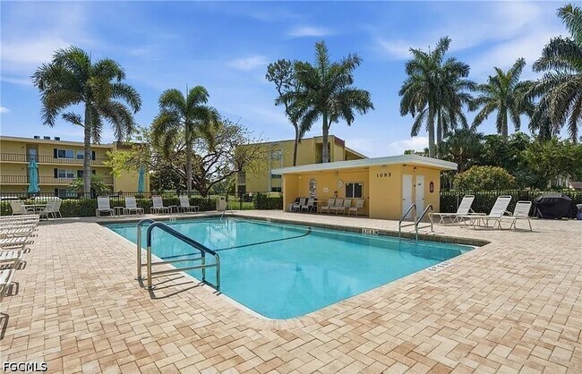 Foto del edificio - 1085 Forest Lakes Dr