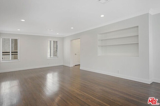 Foto del edificio - 1208 S Cochran Ave