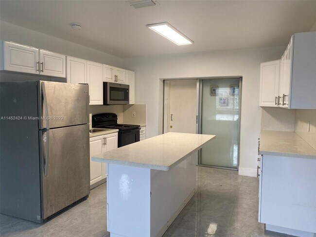 Foto del edificio - 9244 Broad Manor Rd