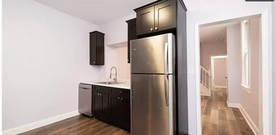 Building Photo - 3 Bedroom Semi-Detached Home