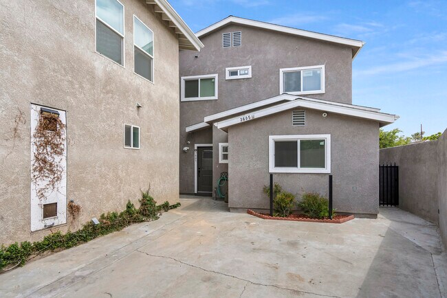 Building Photo - 3605 Geary Pl