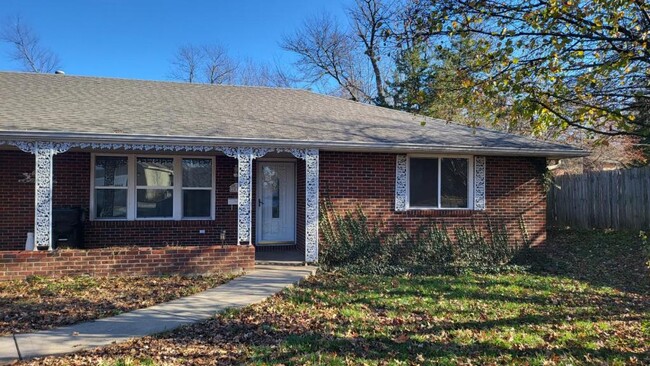 Building Photo - 2831 Englewood Terrace