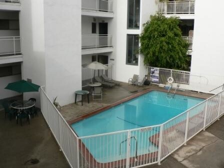 Primary Photo - 501 N Rossmore Ave