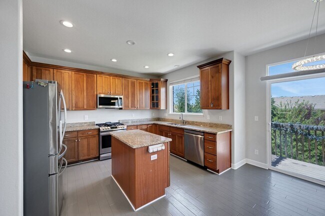 Foto del edificio - Spacious 5BR House in Aurora