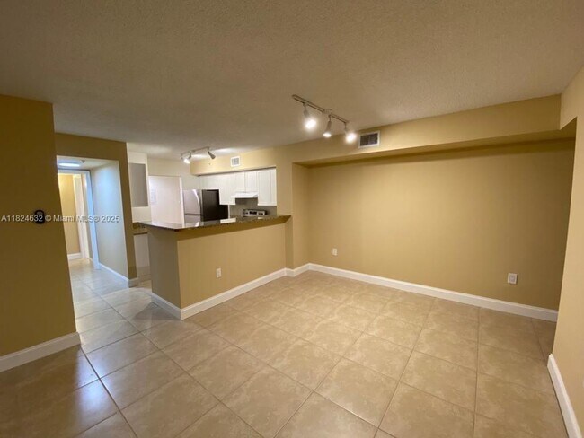 Foto del edificio - 4824 N State Rd 7